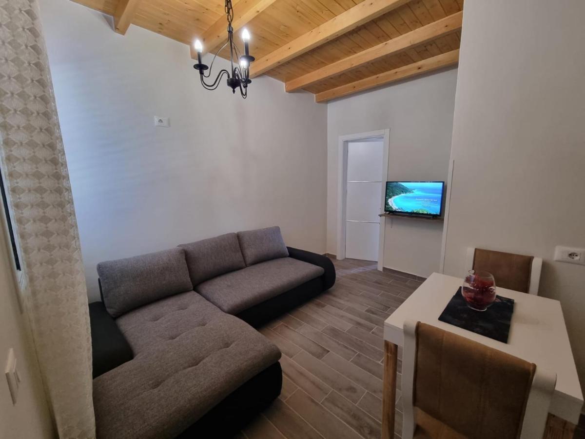 Vila Soleil Vlorë Екстериор снимка