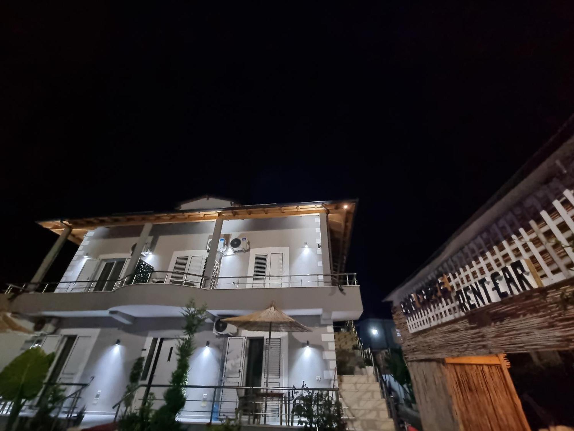 Vila Soleil Vlorë Екстериор снимка