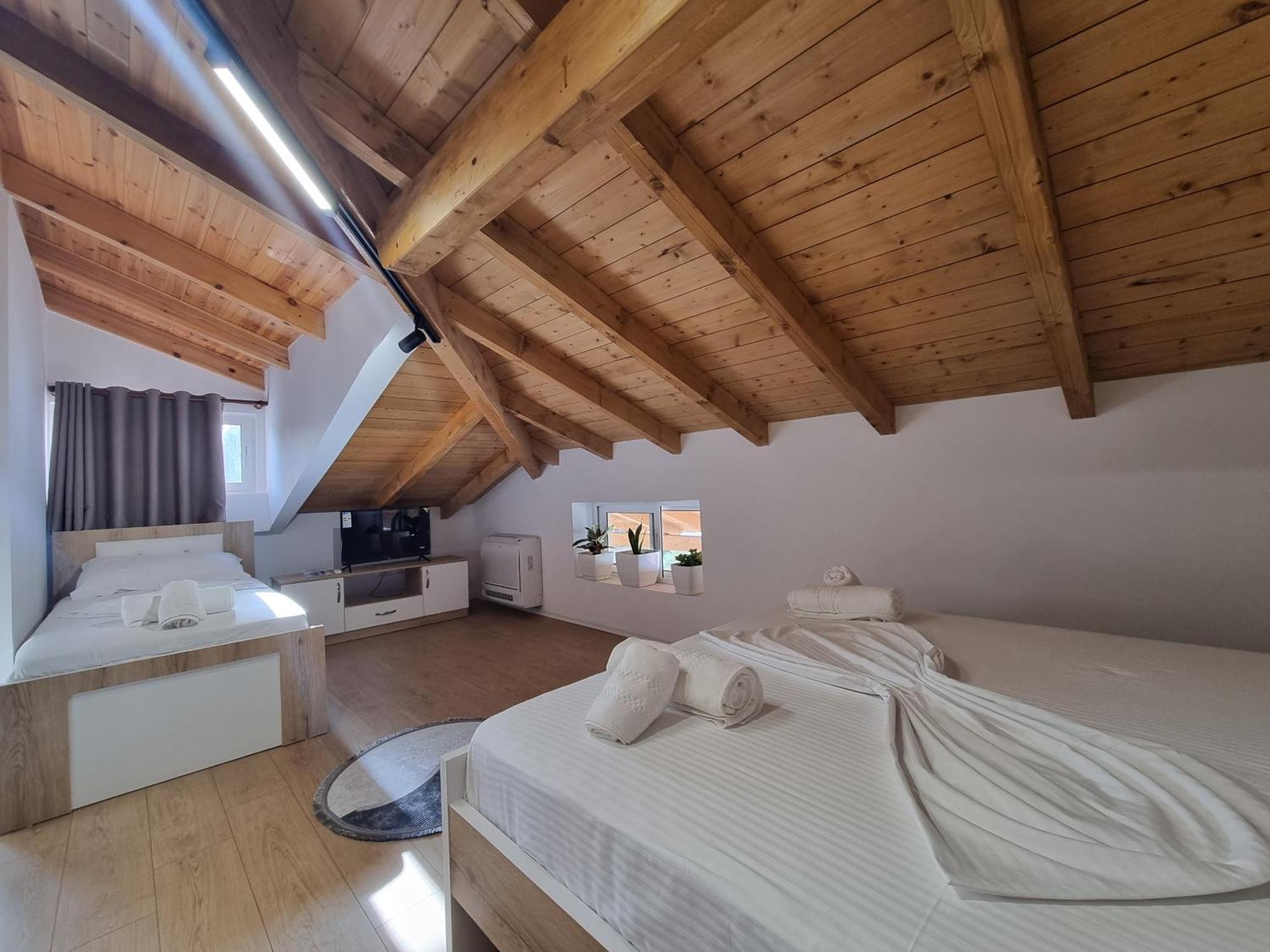 Vila Soleil Vlorë Екстериор снимка