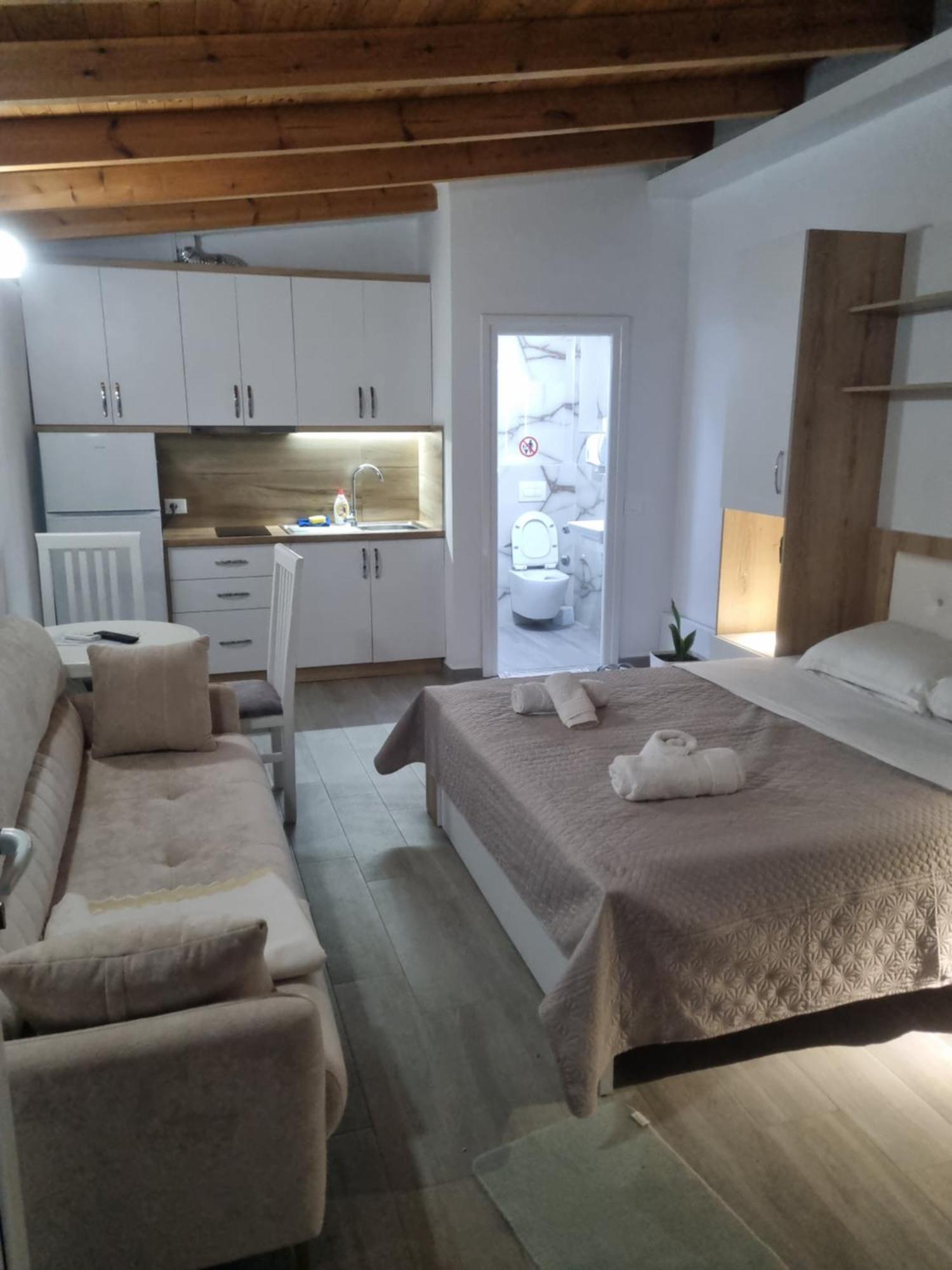 Vila Soleil Vlorë Екстериор снимка
