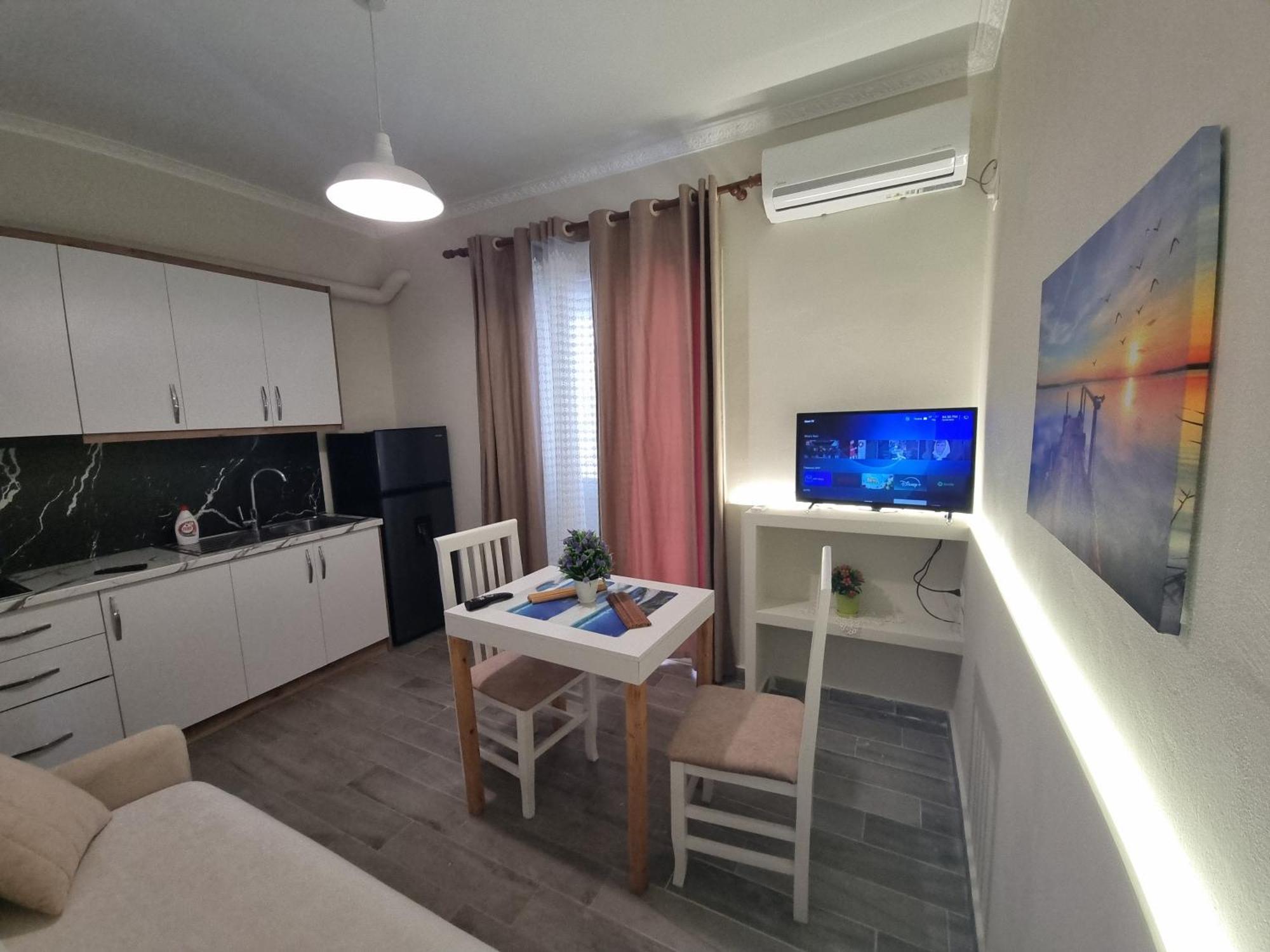 Vila Soleil Vlorë Екстериор снимка