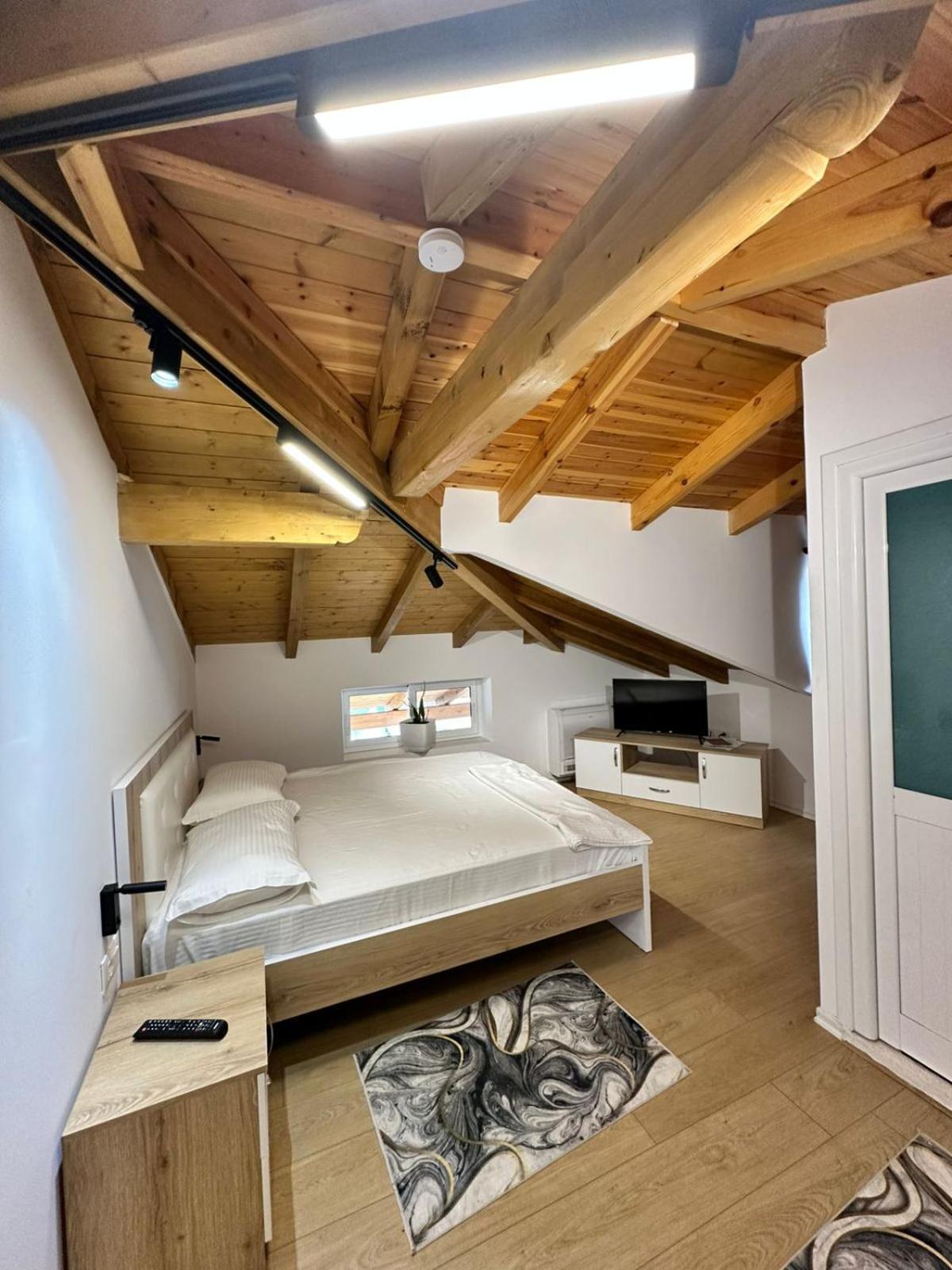 Vila Soleil Vlorë Екстериор снимка