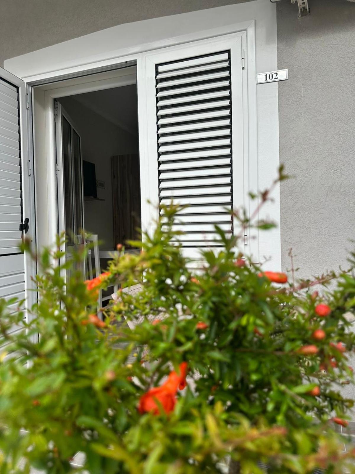 Vila Soleil Vlorë Екстериор снимка