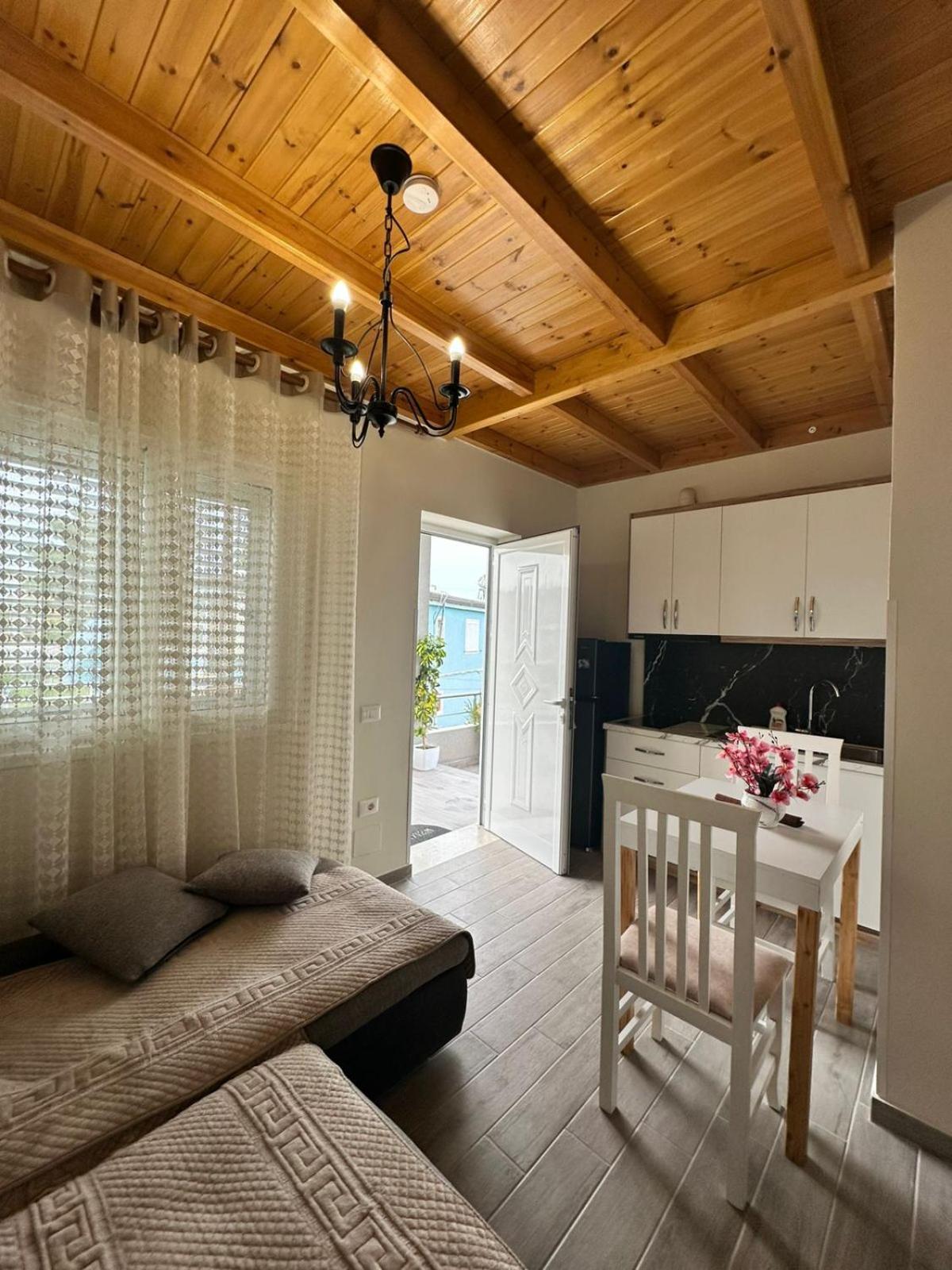 Vila Soleil Vlorë Екстериор снимка